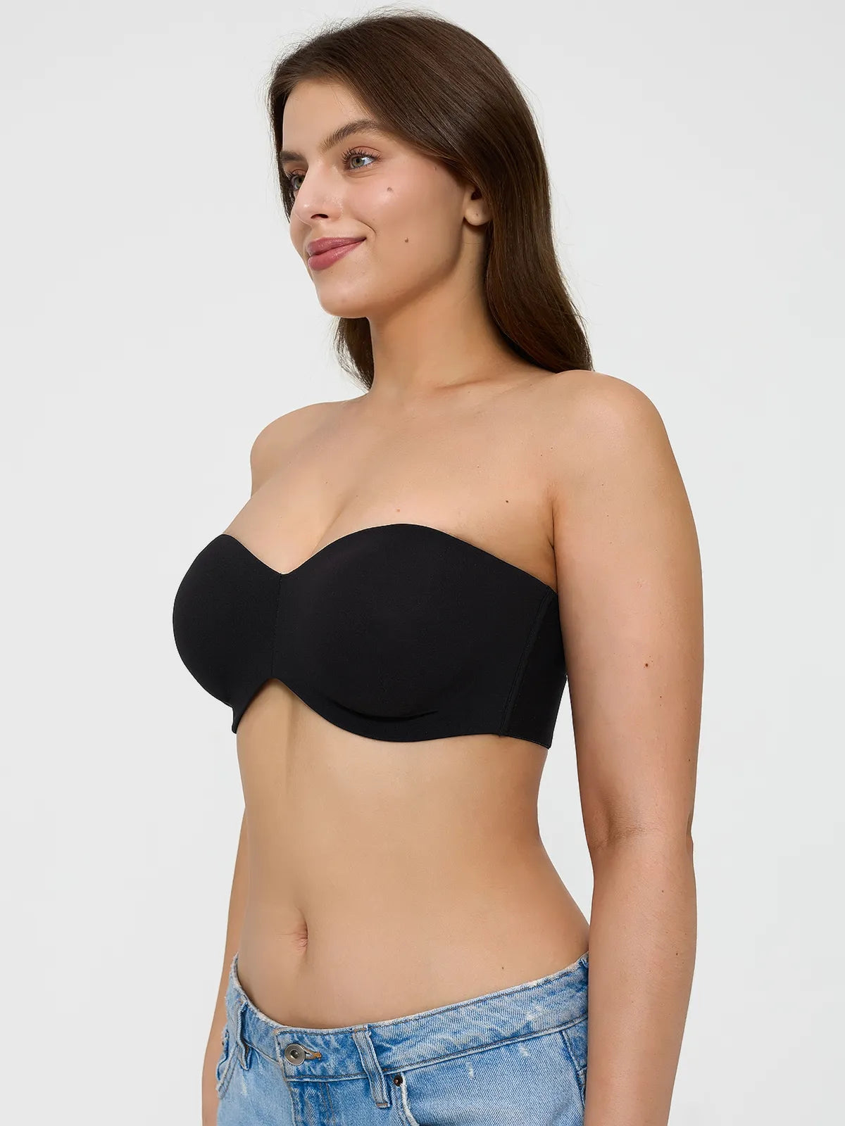 Popilush? Black Strapless Push-Up Bra: Seamless shapewear with built-in support and shaping.