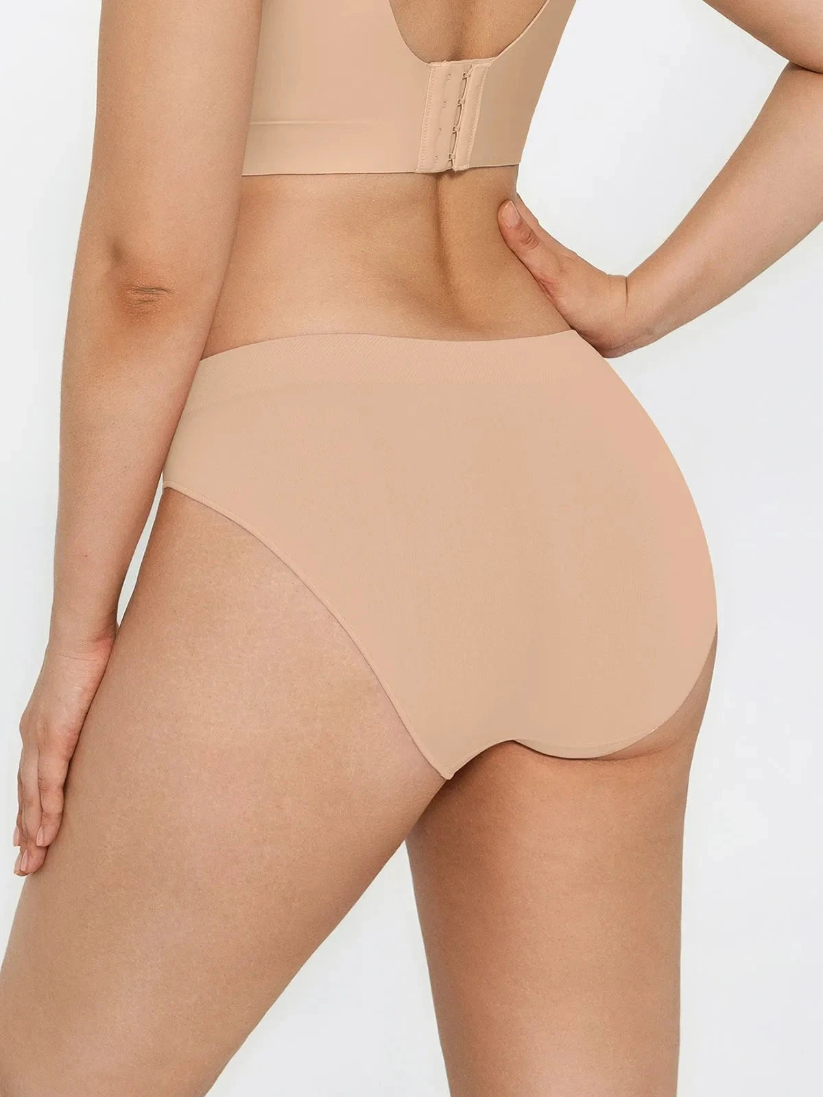 popilush-seamless-solid-mid-rise-brief-1182140130.webp